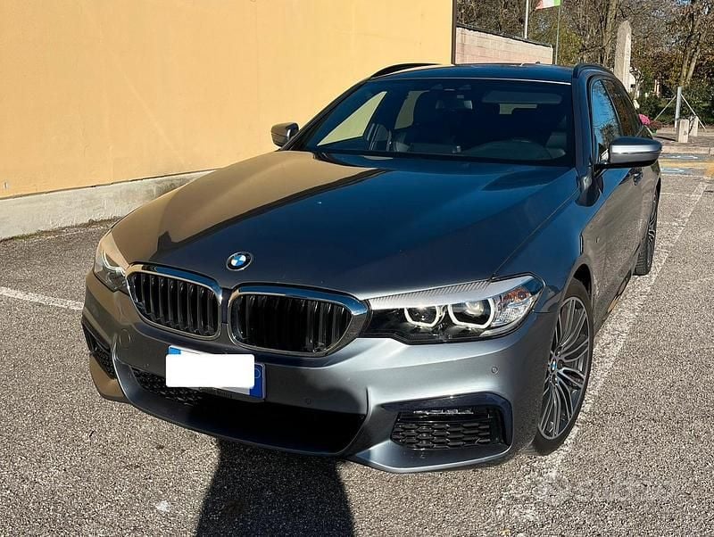 Grigio Usata 2018 BMW 518 M Sport Station wagon | 22.900 € (Buon prezzo) - Immagine 1/4