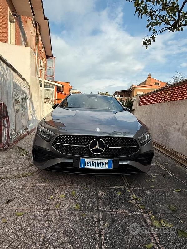 Usata Mercedes A200 AMG line 150 CV (110 kW) 2025 Grigio Berlina