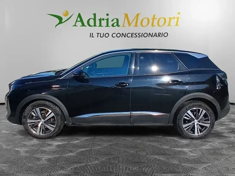 Usata Peugeot 3008 Allure 131 CV (96 kW) 2022 Grigio scuro SUV