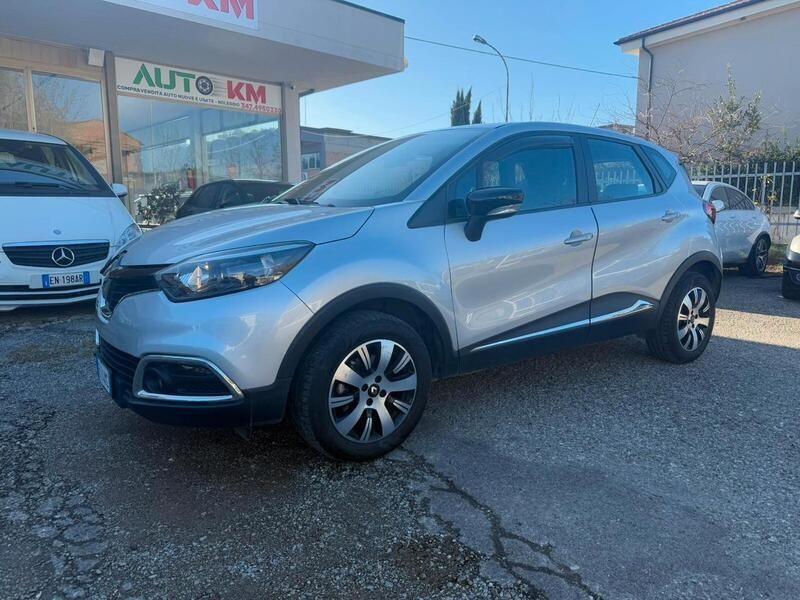 Usata Renault Captur Intens 90 CV (66 kW) 2016 Grigio SUV
