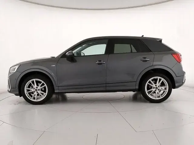 Usata Audi Q2 S-Line 150 CV (110 kW) 2025 Grigio daytona SUV