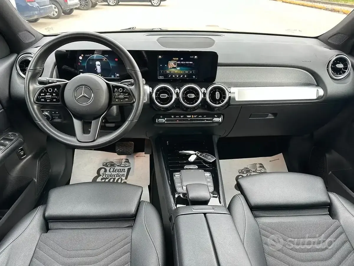Käytetty Mercedes GLB220 190 HP (139 kW) 2020 Musta Katumaasturi