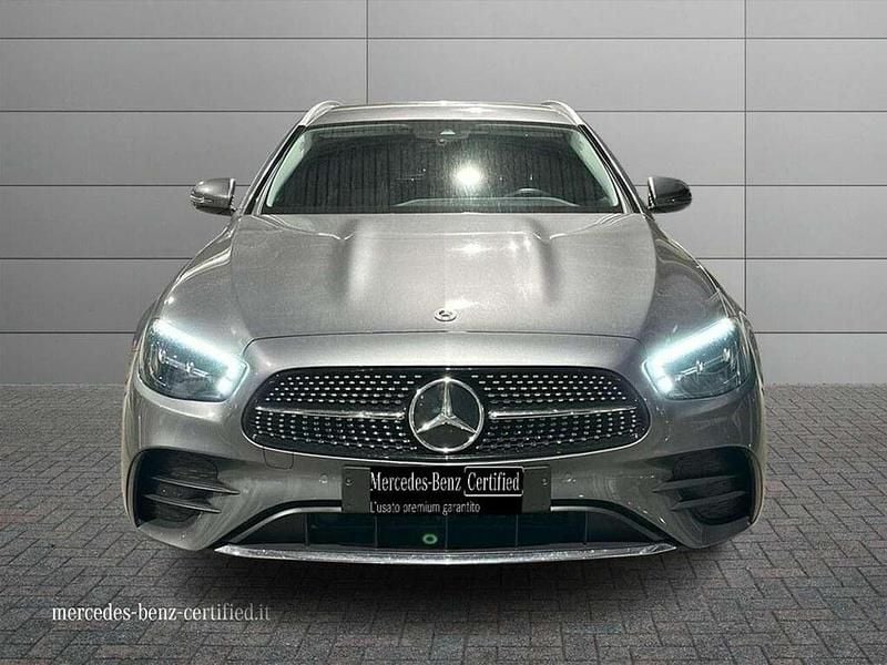 Usata Mercedes E220 200 CV (147 kW) 2023 Grigio selenite Station wagon