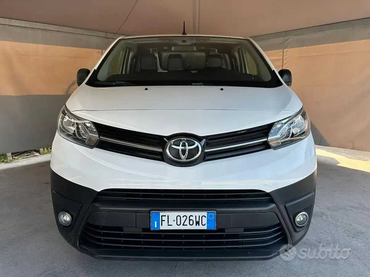 Usata Toyota Proace 115 CV (84 kW) 2017 Bianco Monovolume