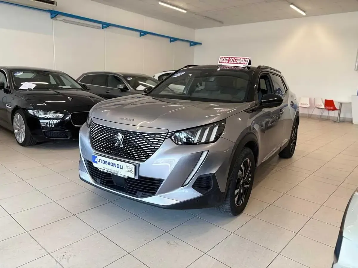 Usata Peugeot e-2008 GT 56 kW (77 CV) 2023 Grigio SUV