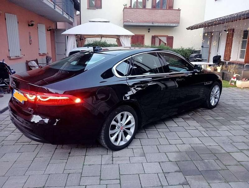 Occasion Jaguar XF Prestige 179 ch (131 kW) 2019 Noir Berline