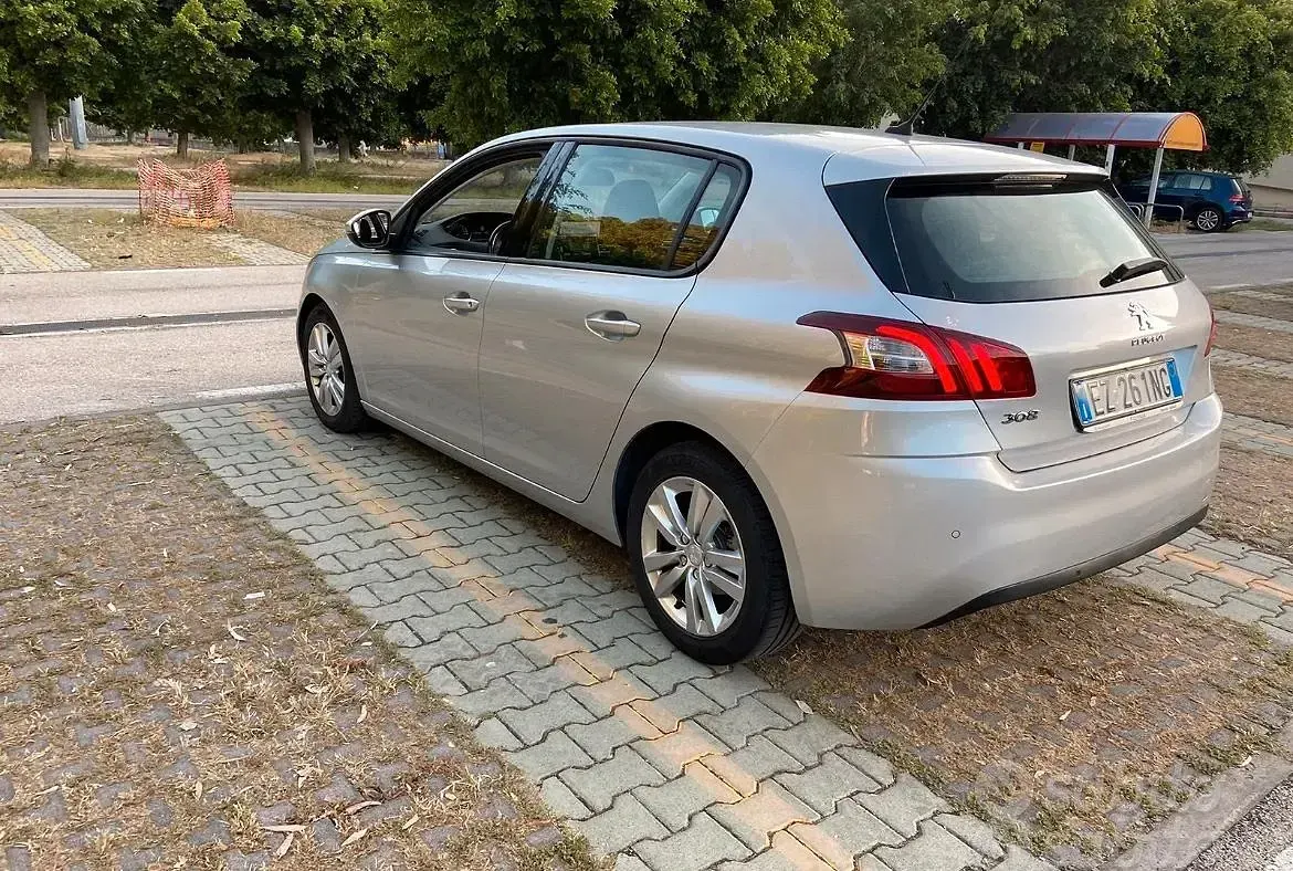 Usata Peugeot 308 116 CV (85 kW) 2015 Grigio Berlina