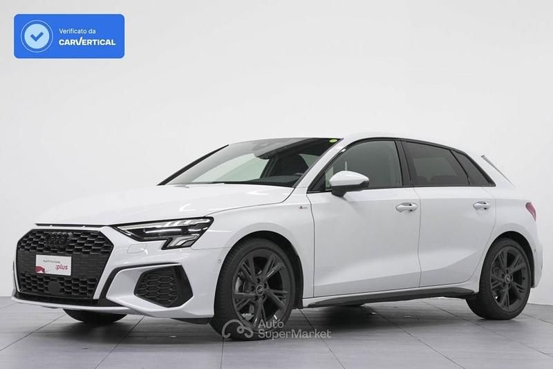 Usata Audi A3 S-Line 150 CV (110 kW) 2023 Bianco ghiaccio metallizzato Berlina