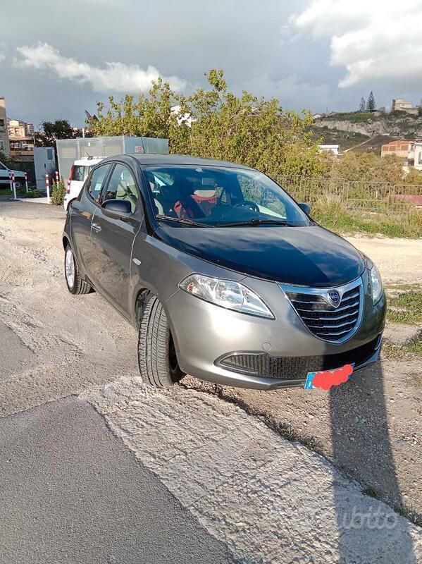Usata Lancia Ypsilon 80 CV (58 kW) 2012 Utilitaria