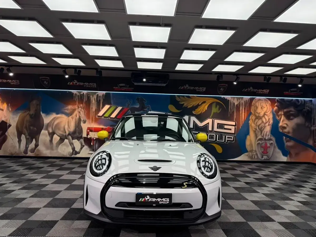 Usata Mini Cooper SE 75 kW (102 CV) 2022 Argento Utilitaria