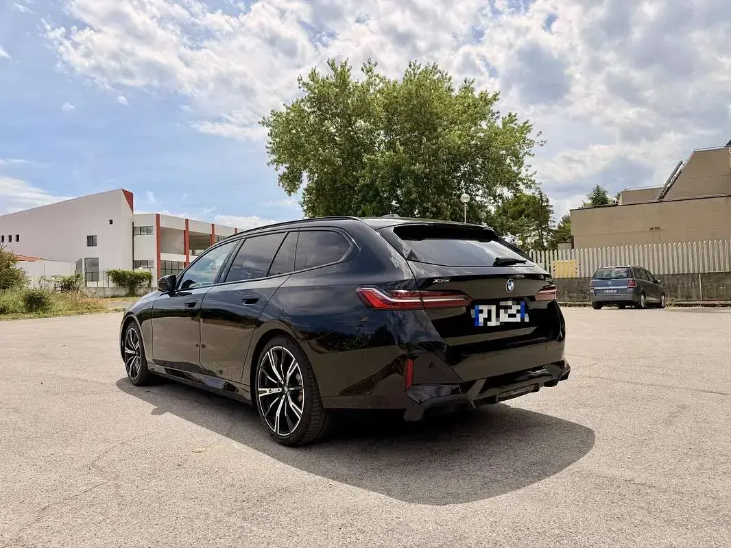 Usata BMW 520 M Sport 197 CV (144 kW) 2025 Nero Station wagon