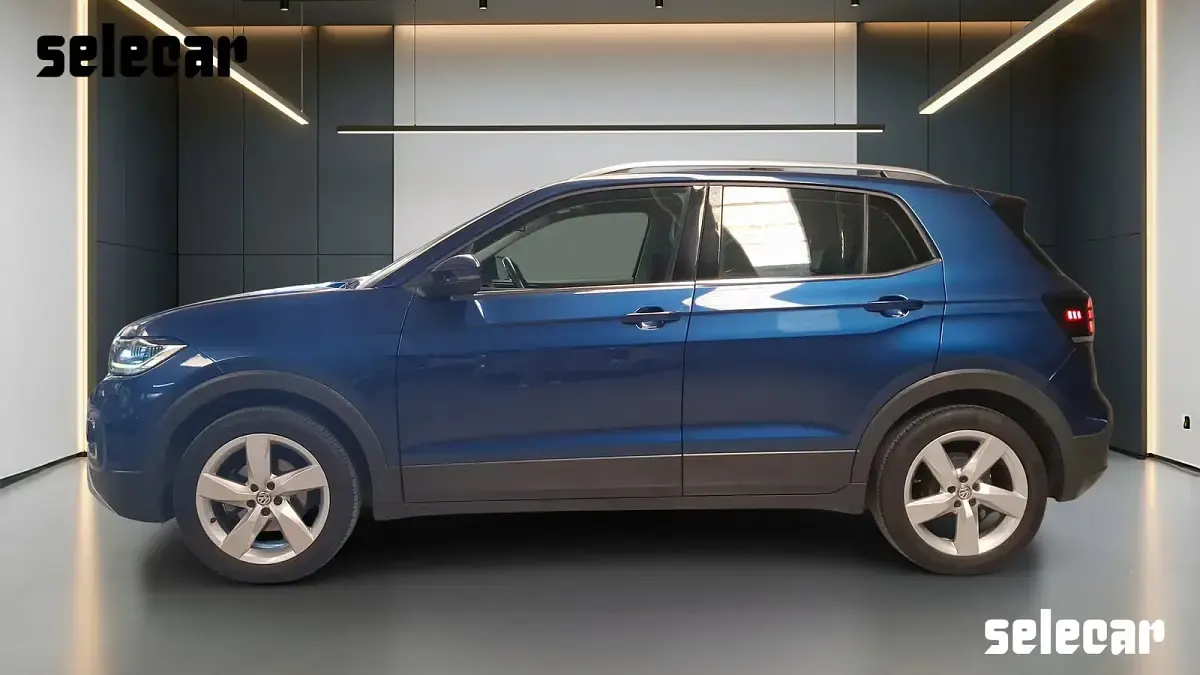Usata VW T-Cross Advance 95 CV (69 kW) 2019 Reef blue metallizzato SUV