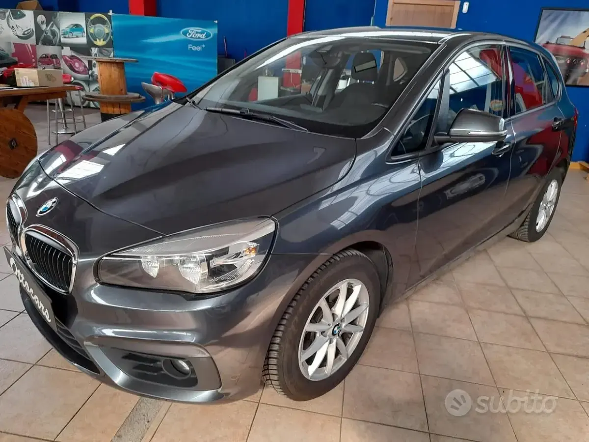 Usata BMW 218 Advantage 150 CV (110 kW) 2016 Grigio Station wagon