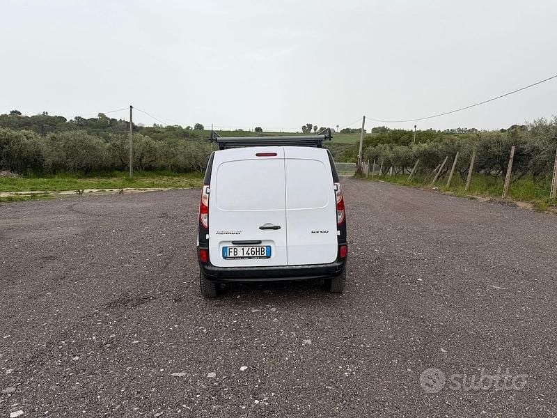 Usata Renault Kangoo 75 CV (55 kW) 2015 Bianco Monovolume