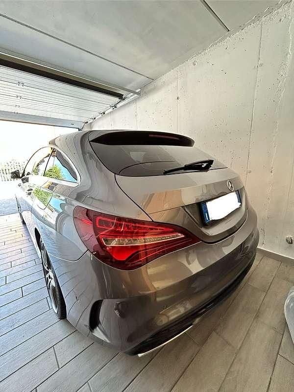 Begagnad Mercedes CLA180 Shooting Brake Premium 122 HK (89 kW) 2017 Grå Kombi
