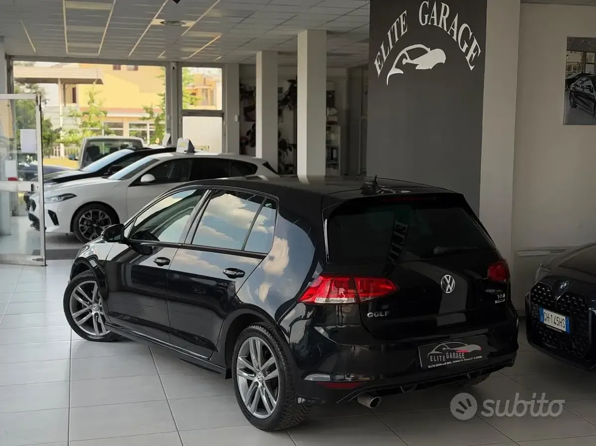 Second-hand VW Golf VII R-line 110 CP (80 kW) 2017 Negru Berlinǎ