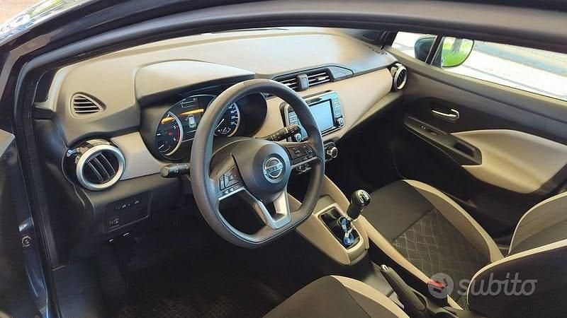 Usata Nissan Micra Acenta 90 CV (66 kW) 2018 Grigio Utilitaria