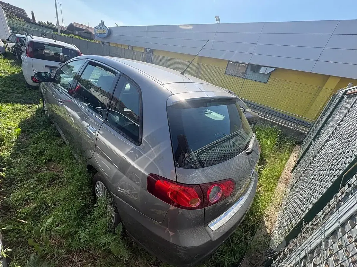 Usata Fiat Croma Active 120 CV (88 kW) 2009 Grigio Station wagon