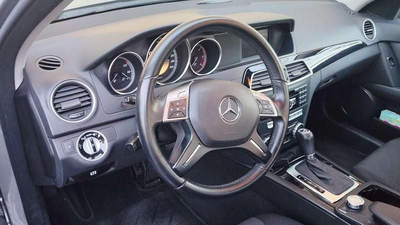 Usata Mercedes C220 Avantgarde 170 CV (125 kW) 2011 Berlina