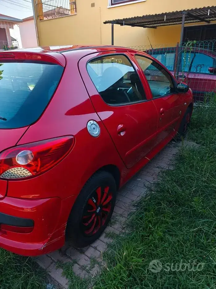 Usata Peugeot 206 60 CV (44 kW) 2012 Rosso Berlina