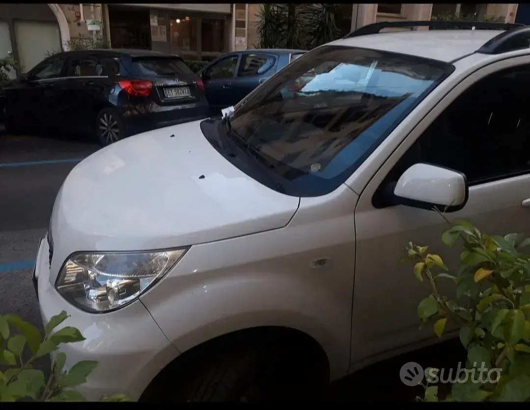 Usata Daihatsu Terios 102 CV (75 kW) 2011 Bianco SUV