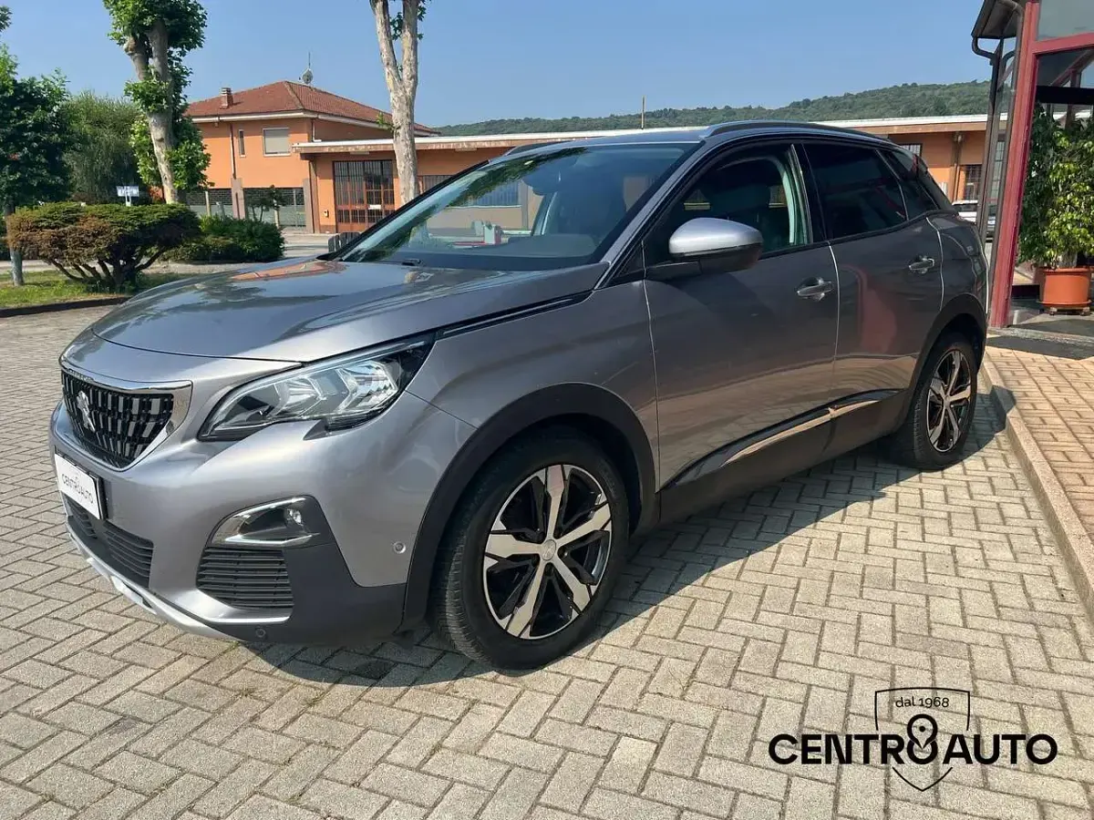 Usata Peugeot 3008 Allure 131 CV (96 kW) 2017 Grigio artense SUV