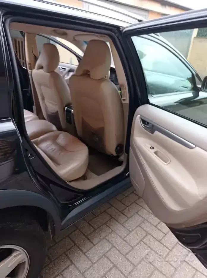 Usata Volvo XC70 185 CV (136 kW) 2006 Nero Station wagon