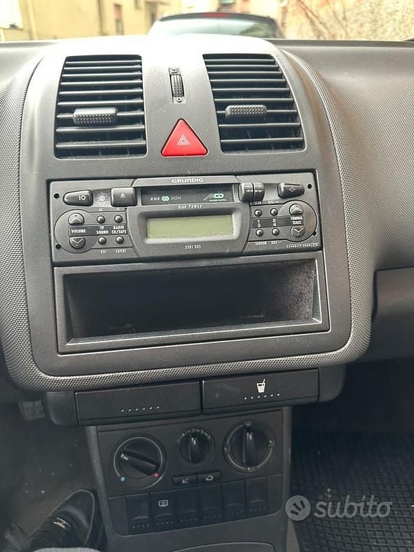 Usata VW Polo 2000 Grigio Berlina