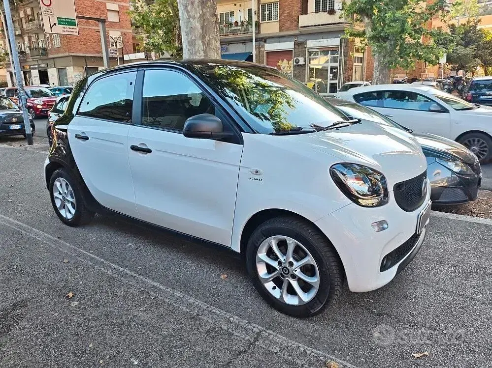 Usata Smart ForFour 71 CV (52 kW) 2018 Bianco Utilitaria