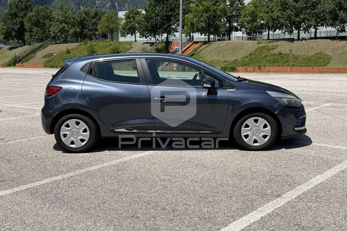 Usata Renault Clio Life 73 CV (53 kW) 2017 Grigio Utilitaria