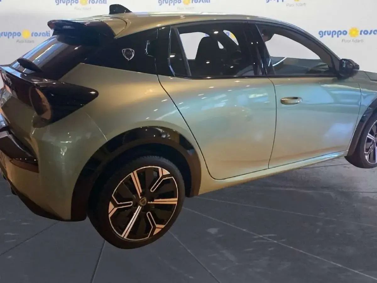Usata Lancia Ypsilon 110 CV (80 kW) 2025 Verde Utilitaria