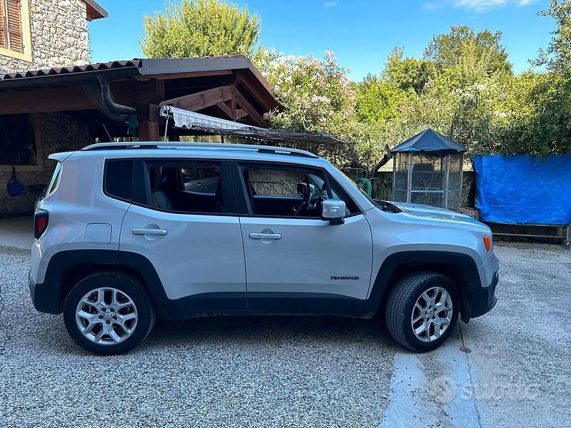 Usata Jeep Renegade 140 CV (102 kW) 2014 Grigio SUV