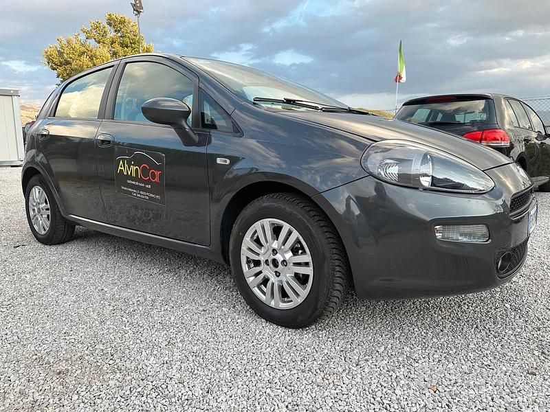 Usata Fiat Punto Easy 75 CV (55 kW) 2012 Grigio Berlina