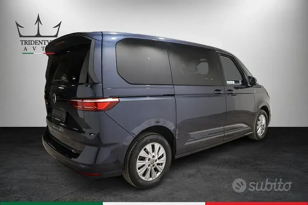 Usata VW Multivan Life 150 CV (110 kW) 2022 Blu Monovolume