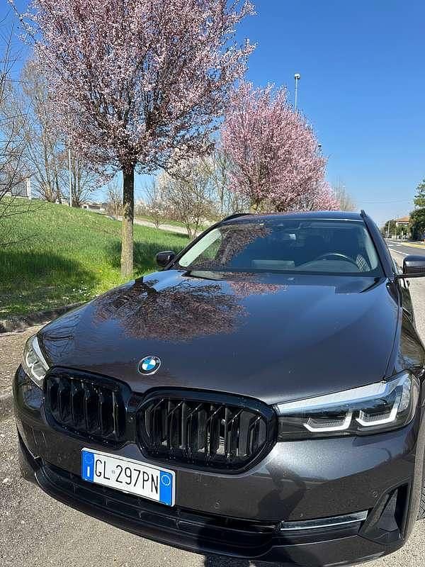 Usata BMW 520 Comfort Edition 190 CV (139 kW) 2022 Nero Station wagon