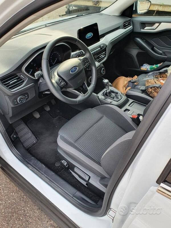 Usata Ford Focus 101 CV (74 kW) 2021 Bianco Berlina