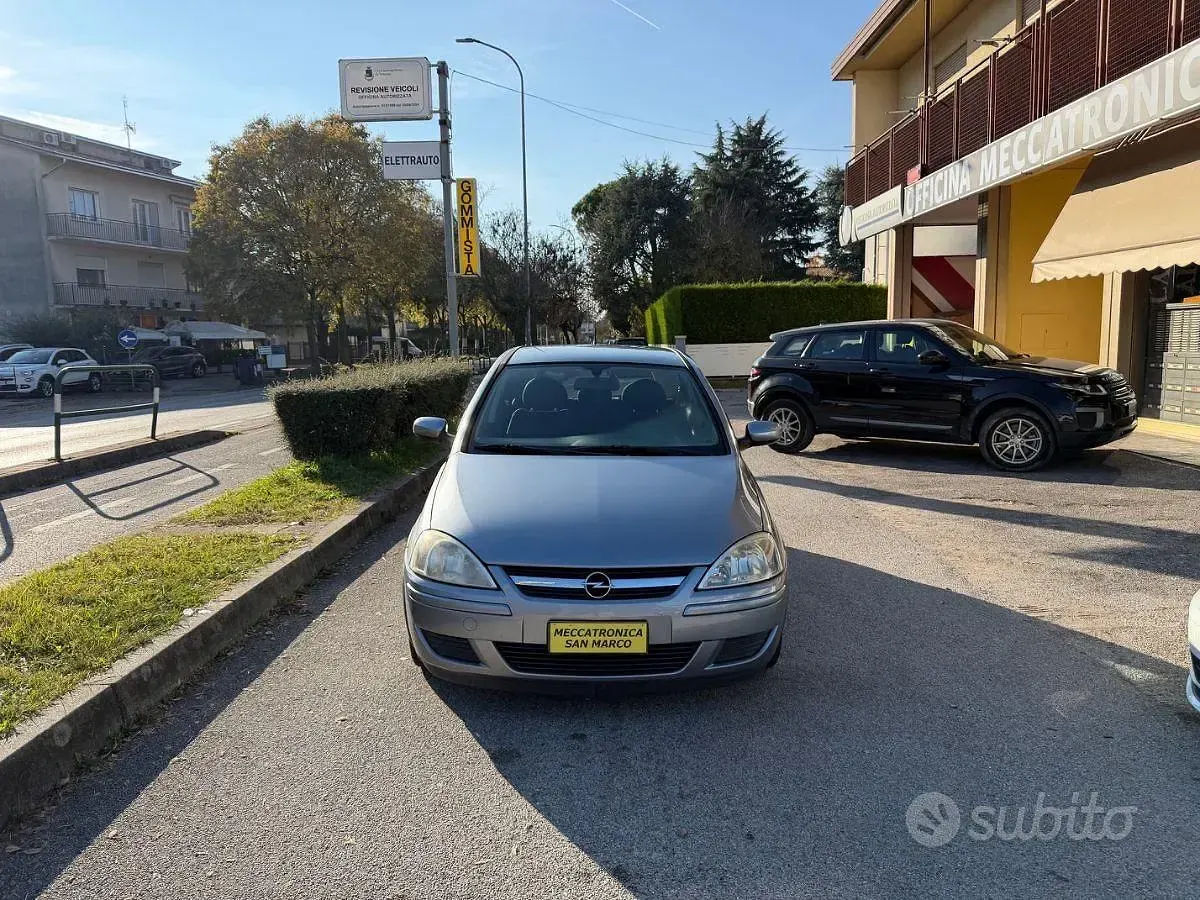 Usata Opel Corsa Club 60 CV (44 kW) 2004 Grigio Utilitaria