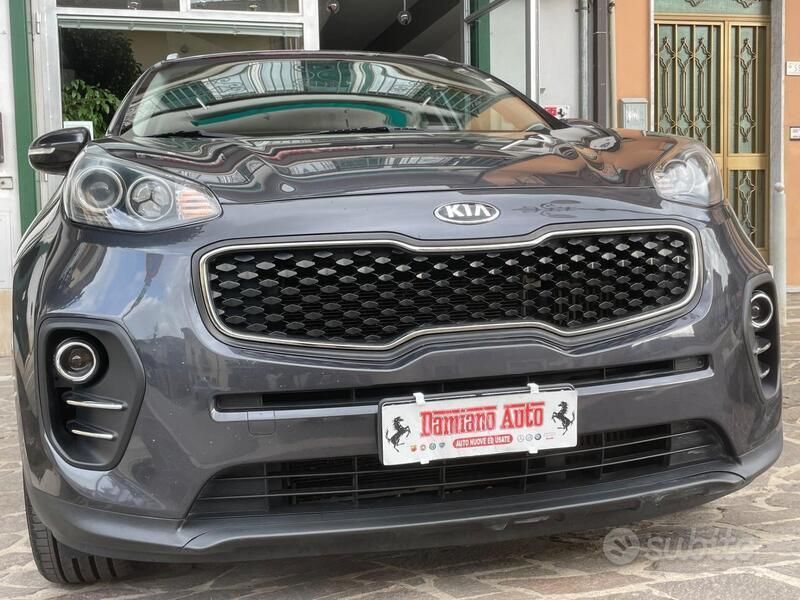 Grigio Usata 2017 Kia Sportage SUV | 14.900 € (Cara) - Immagine 1/4
