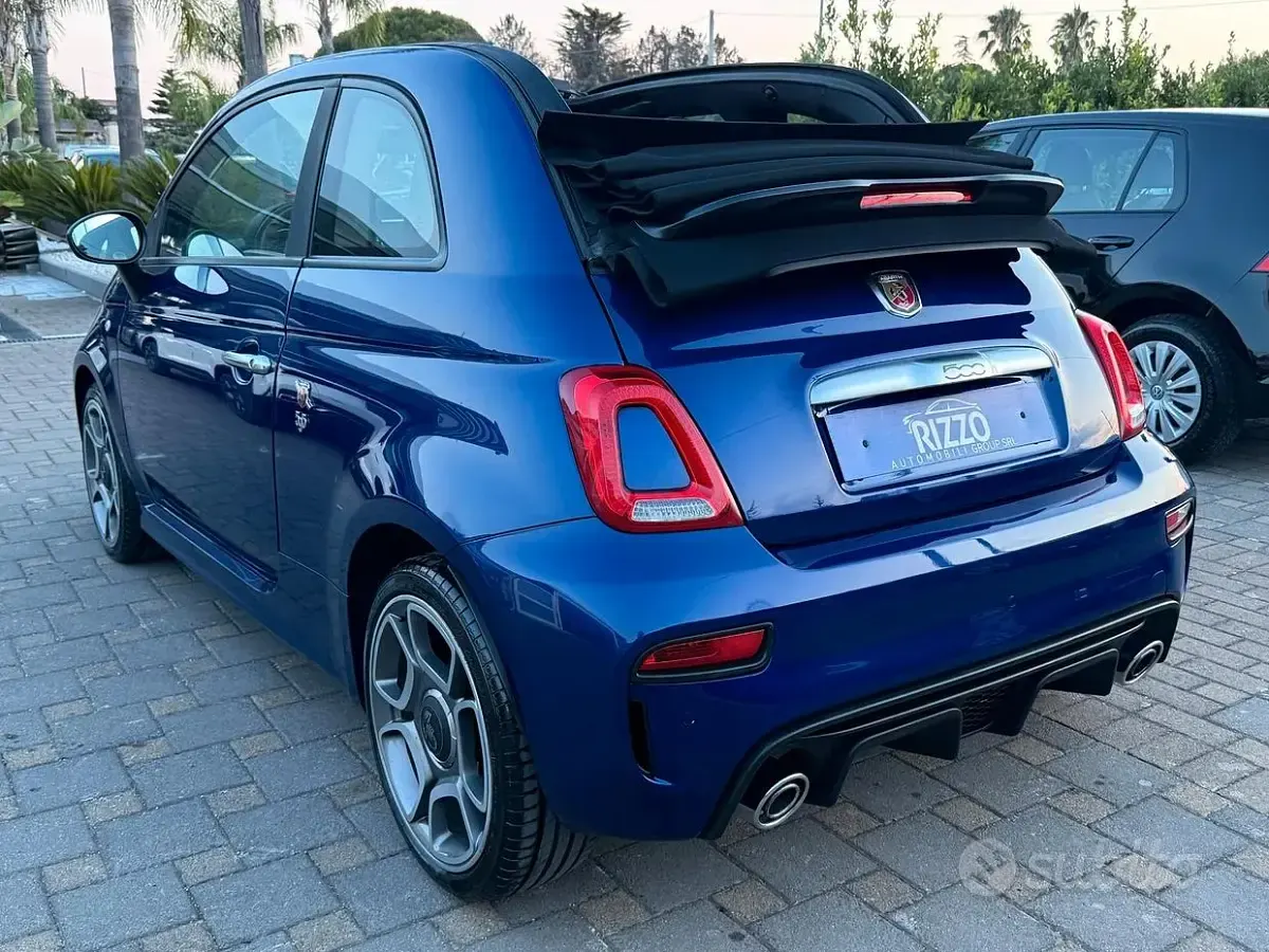 Usata Abarth 595C 136 CV (100 kW) 2021 Bluazzurro Cabrio
