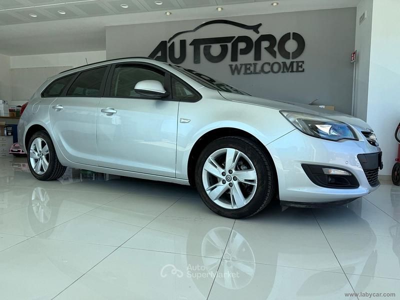 Usata Opel Astra Cosmo 140 CV (102 kW) 2015 Grigio Station wagon