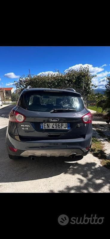 Usata Ford Kuga 163 CV (119 kW) 2012 Grigio SUV