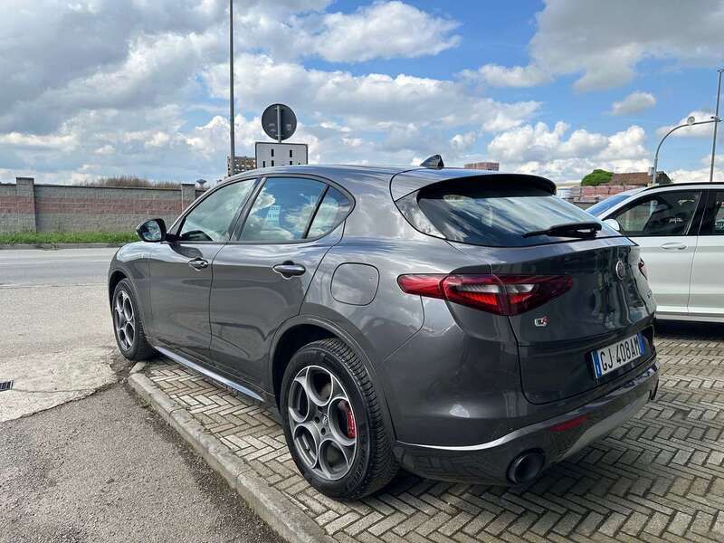 Usata Alfa Romeo Stelvio Ti 280 CV (205 kW) 2022 Grigio scuro metallizzato SUV