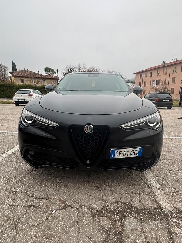 Nero Usata 2020 Alfa Romeo Stelvio SUV | 32.000 € (Cara) - Immagine 1/4