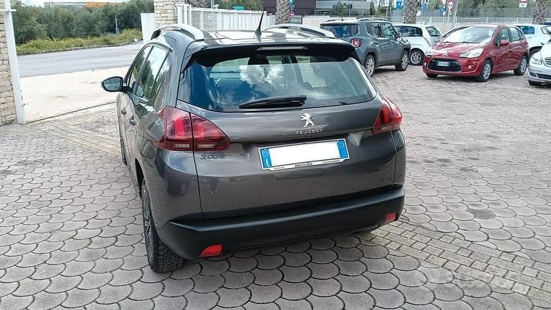 Usata Peugeot 2008 GT-line 99 CV (72 kW) 2016 Grigio SUV
