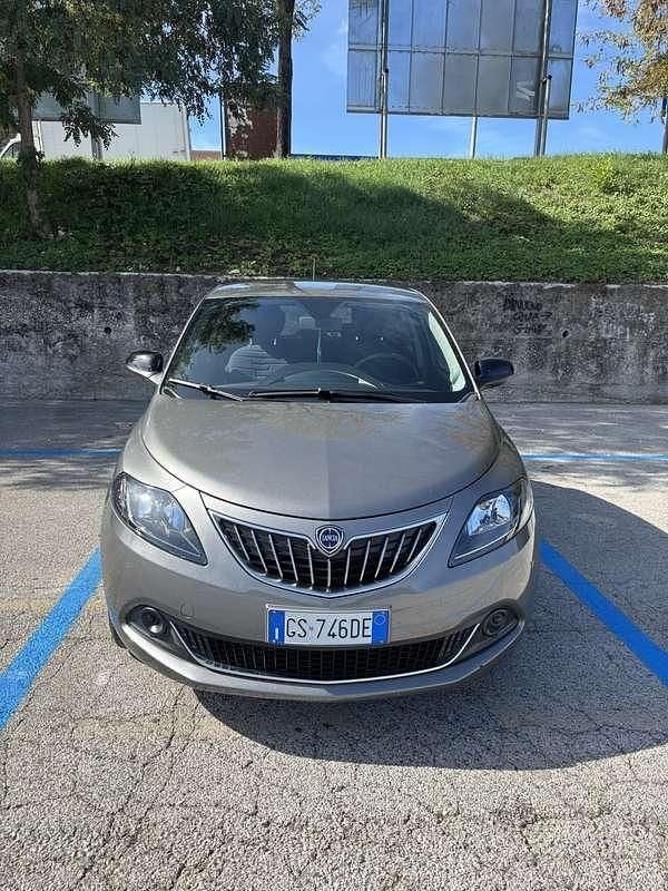 Usata Lancia Ypsilon S 69 CV (50 kW) 2024 Grigio Utilitaria