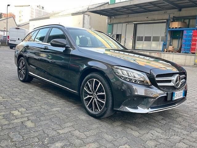Usata Mercedes C180 Business 122 CV (89 kW) 2020 Nero Station wagon