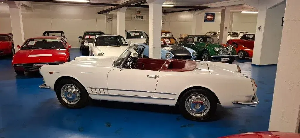Usata Alfa Romeo 2000 116 CV (85 kW) 1960 Bianco / pastello Cabrio