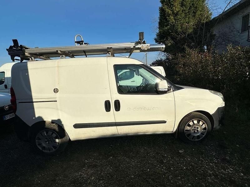 Usata Fiat Doblò 105 CV (77 kW) 2014 Bianco Monovolume