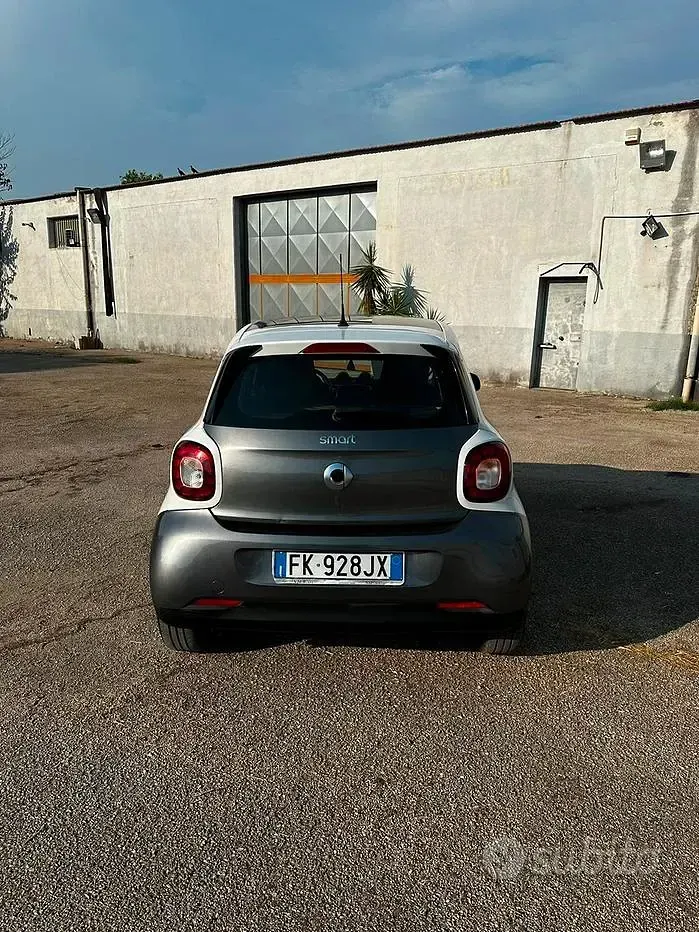 Usata Smart ForFour 71 CV (52 kW) 2017 Grigio Utilitaria