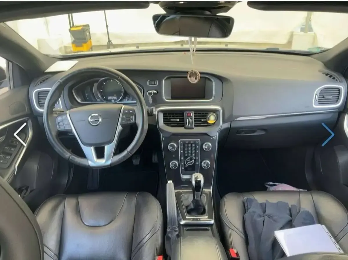 Usata Volvo V40 Inscription 190 CV (139 kW) 2018 Nero Berlina